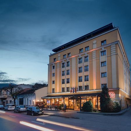 Hotel Opera Plaza Cluj Napoca Bagian luar foto