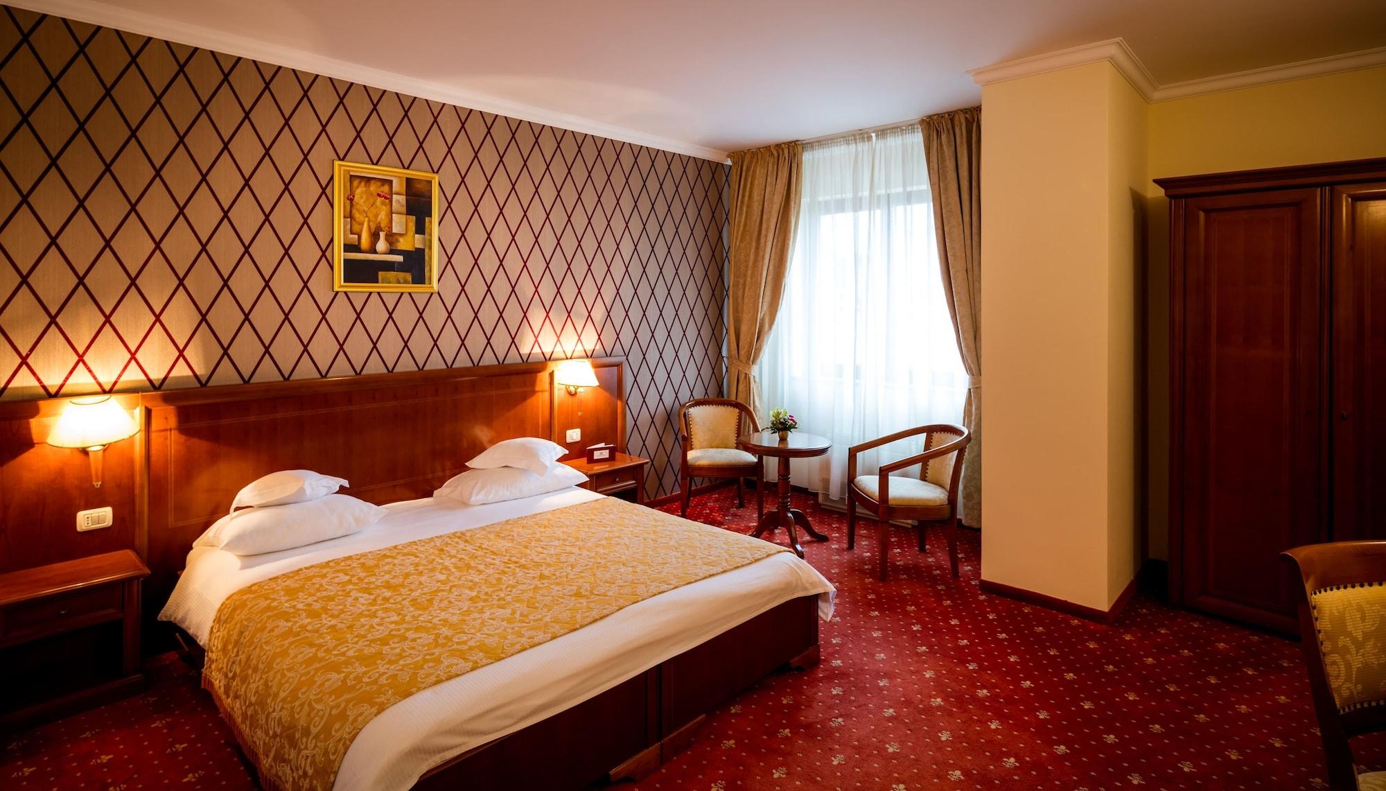 Hotel Opera Plaza Cluj Napoca Bagian luar foto