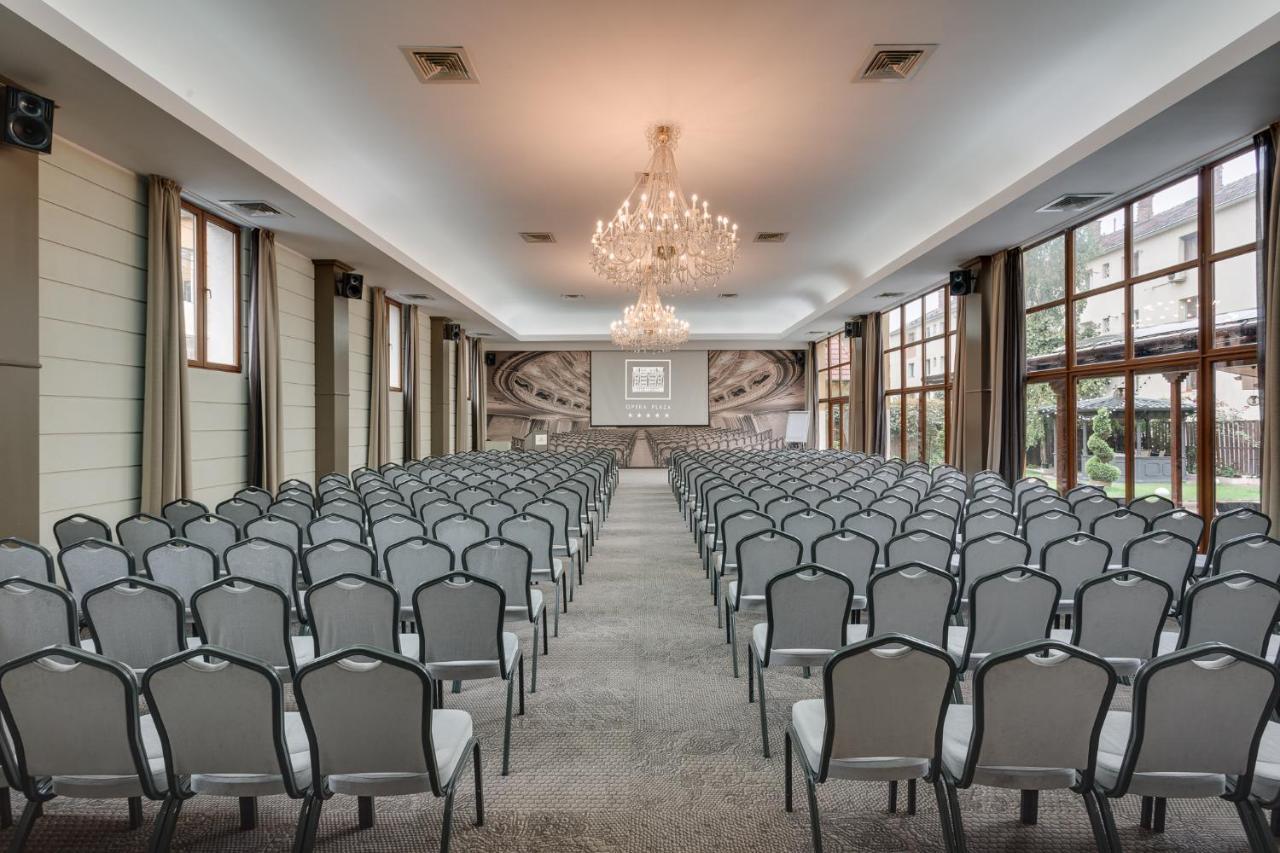 Hotel Opera Plaza Cluj Napoca Bagian luar foto