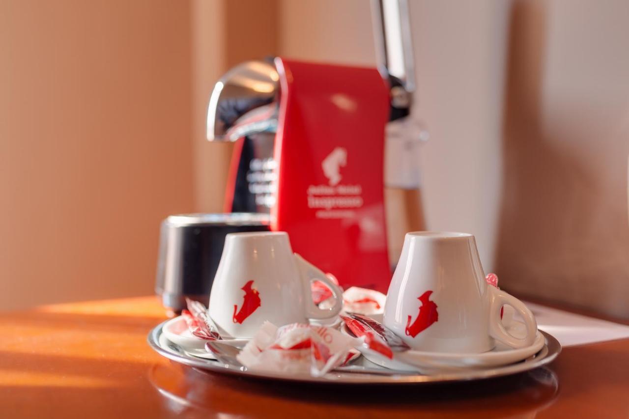 Hotel Opera Plaza Cluj Napoca Bagian luar foto