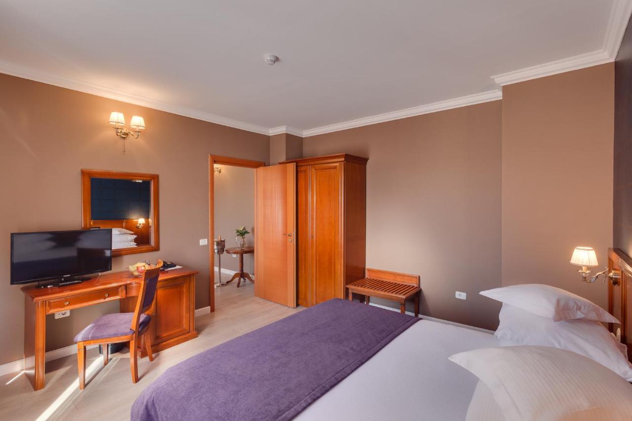 Hotel Opera Plaza Cluj Napoca Bagian luar foto