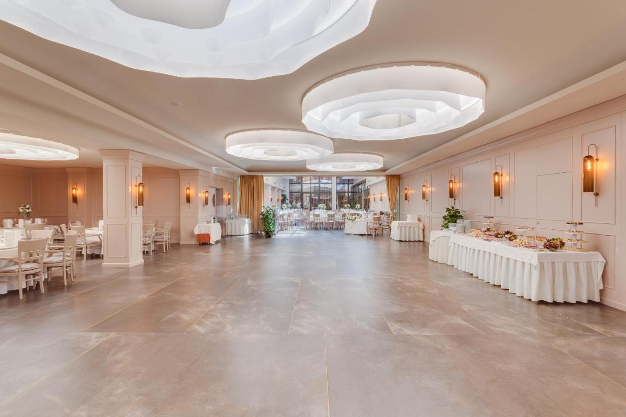 Hotel Opera Plaza Cluj Napoca Bagian luar foto
