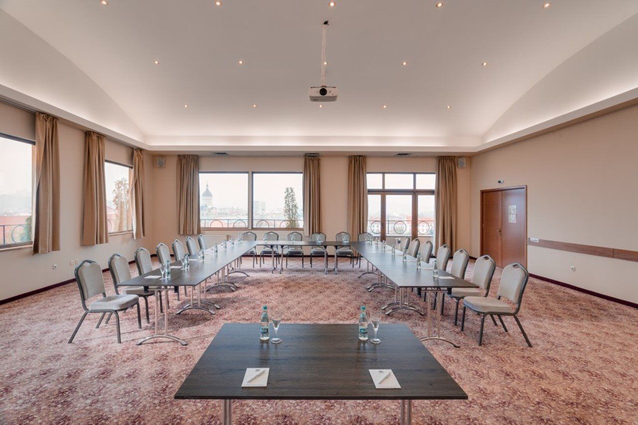 Hotel Opera Plaza Cluj Napoca Bagian luar foto