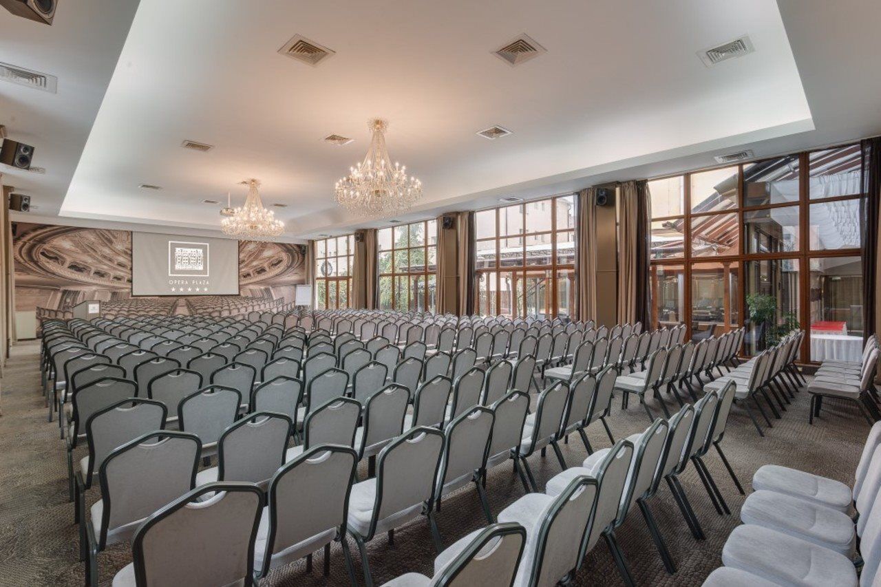 Hotel Opera Plaza Cluj Napoca Bagian luar foto